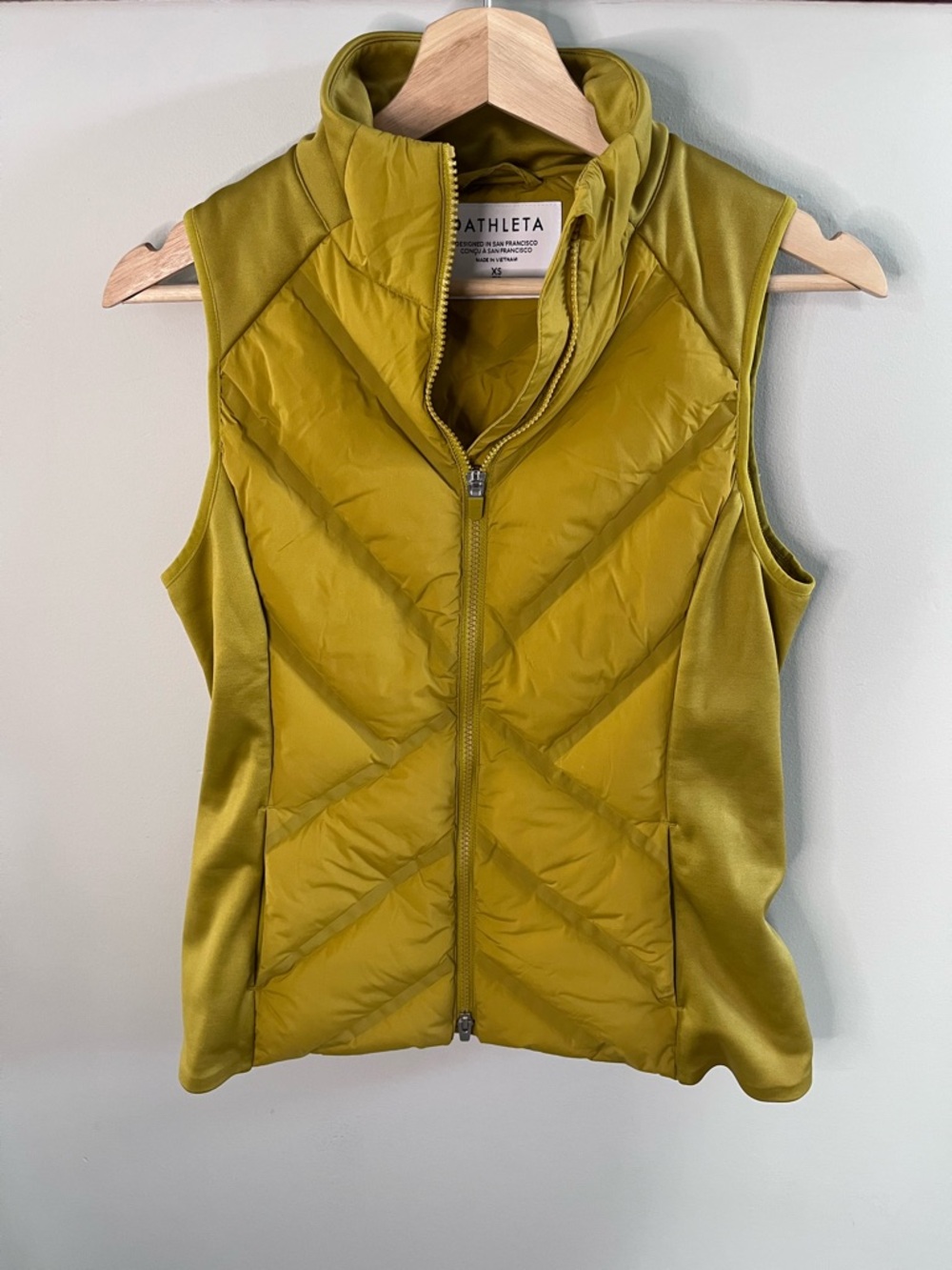Athleta Inlet Vest Mustard Yellow Quilted Down Puffer Full Zip XS
